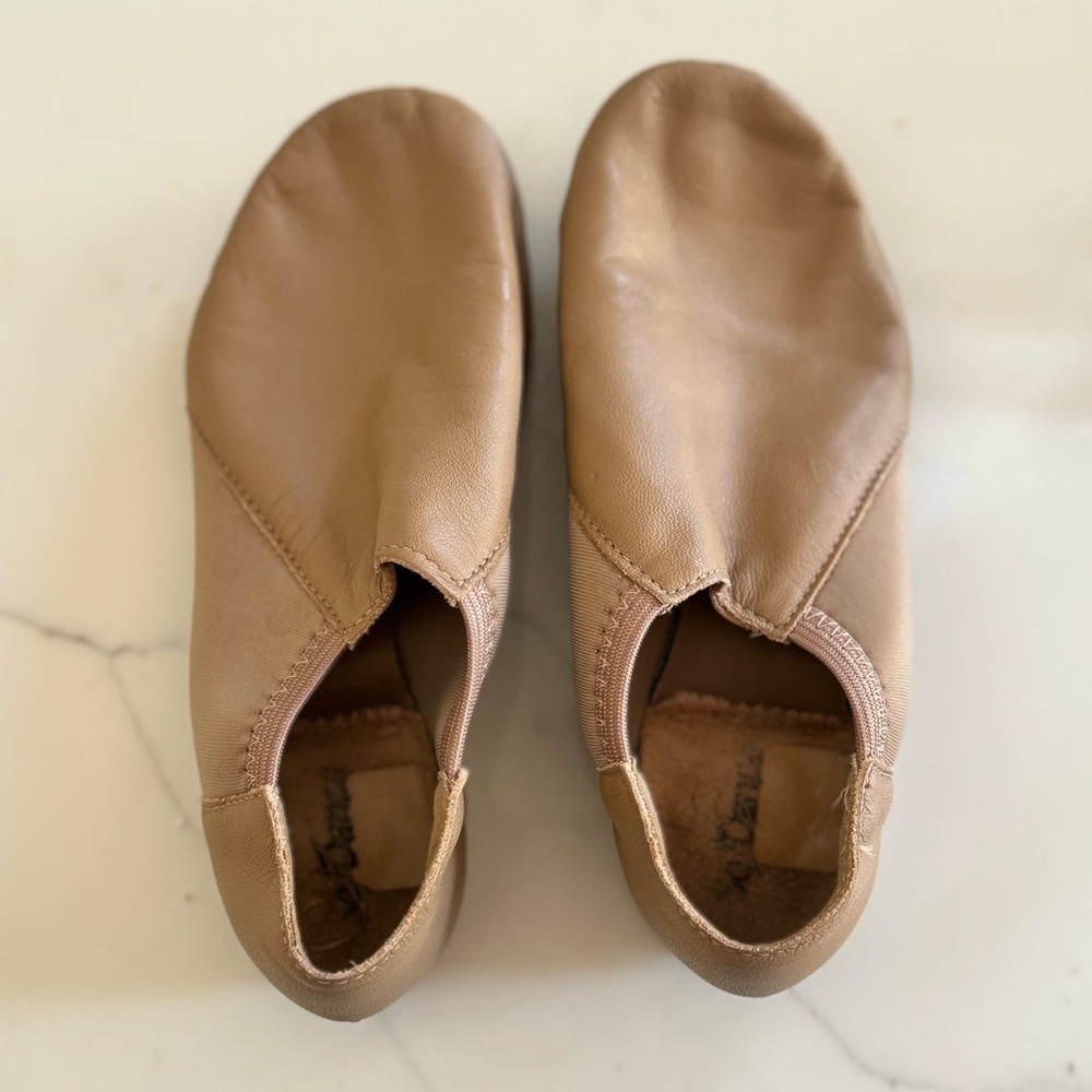 JAVA - JZ43 (ADULT) JAZZ LEATHER SHOE WITH ARCH HUGGING NEOPRENE, size 4.5